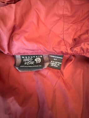 Mountain Hardwear Women's Rain Jacket in Rust Red/Burgandy - Size Small